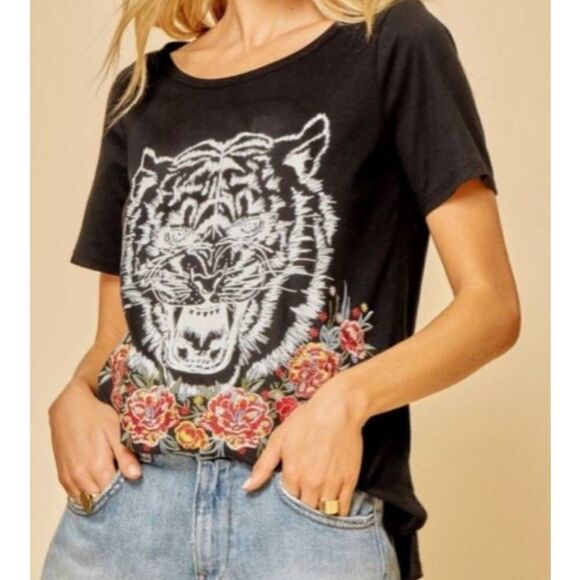 Savannah Tops - *3/20* Savannah Black Short Sleeve Tee with White Tiger and Floral Print